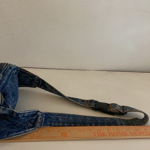 Pacific Connections denim hip bag with adjustible strap front zip close pocket - Picture 11 of 16